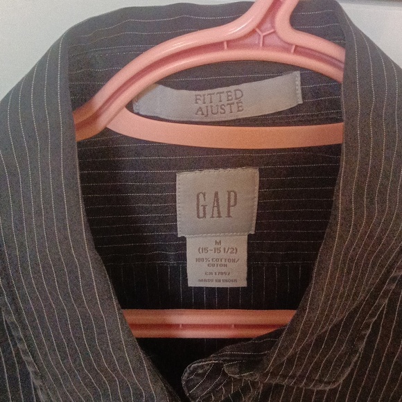Men's Gap Long Sleeve Buttoned Fitted Shirt with 1 Chest Pocket - Picture 2 of 7